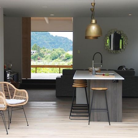 Lake View Okareka - Lake Okareka Holiday Home タラウェラ湖 エクステリア 写真